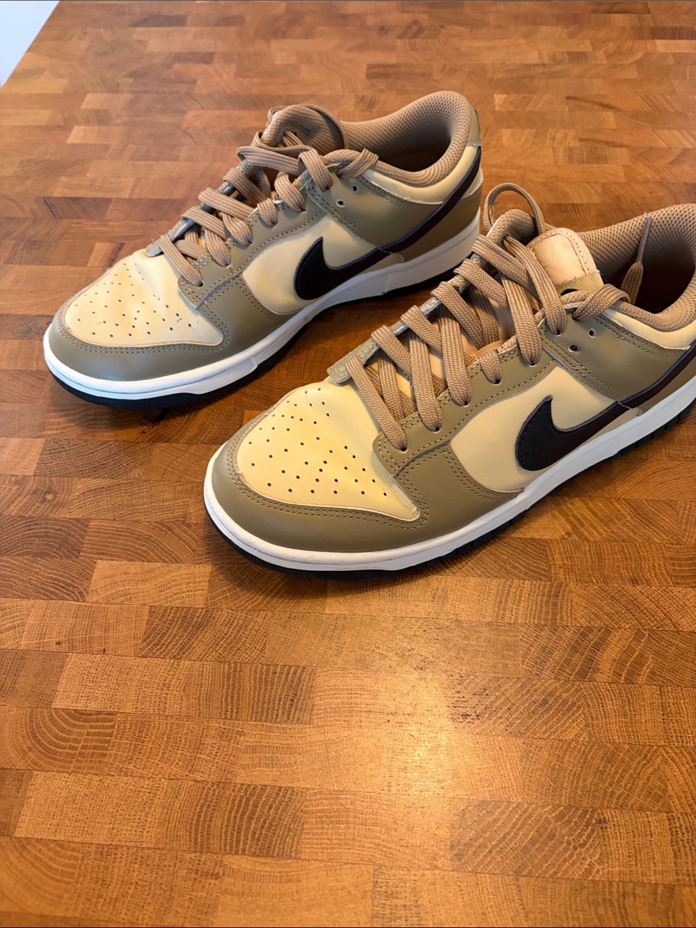 Nike Men’s Low-Top Sneakers in Tan, Cream and Black